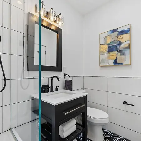 The Perfect For Large Groups Sleeps 10 Apartment