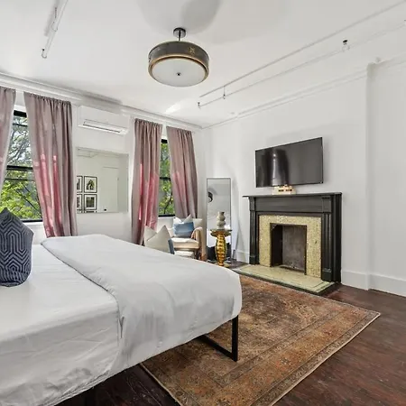 The Perfect For Large Groups Sleeps 10