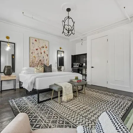 Apartment The Perfect For Large Groups Sleeps 10 New York