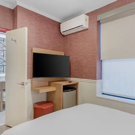 The Mayfair Times Square, An Ascend Collection Hotel New York