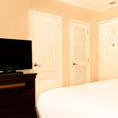 Stanford Hotel 3*