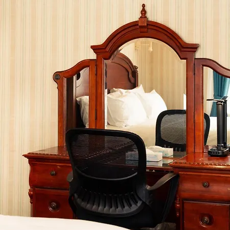 Hotel Stanford