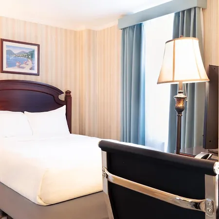 Stanford Hotel 3*