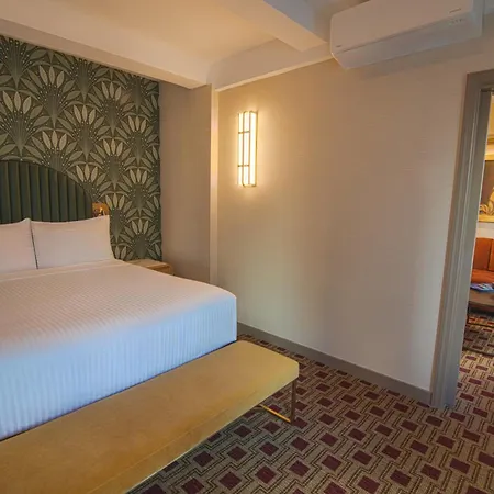 Hotel Edison Times Square 4*