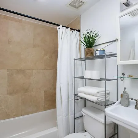 1435-3-3 Bedrooms 2bath W D Prime Upper East