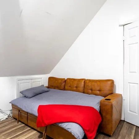 Entire 3bdr W/parking, Backyard, Firepit, Bbq *