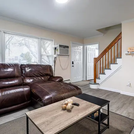 Entire 3bdr W/parking, Backyard, Firepit, Bbq Villa New York
