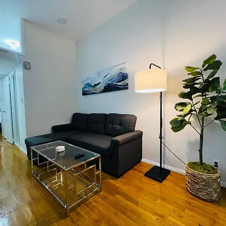 Park Plaza Apartment *