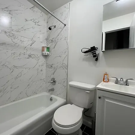 Park Plaza Apartment *