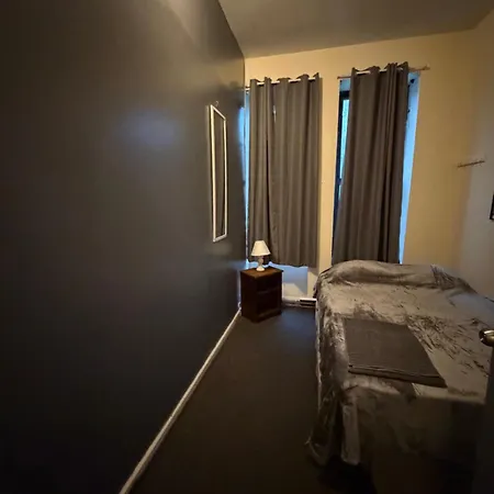 Macaw Hostel *