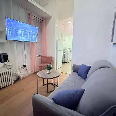 Midtown Manor Apartment New York