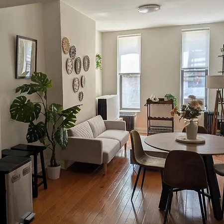 Lavish Downtown Manhattan Oasis In Union Square Apartment