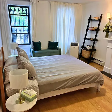 Brooklyn - Bed-stuy - Spacious Private 2br Guest house 4*
