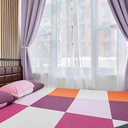 Elegant 3 Bedroom Unit In Lower Manhattan Apartment *