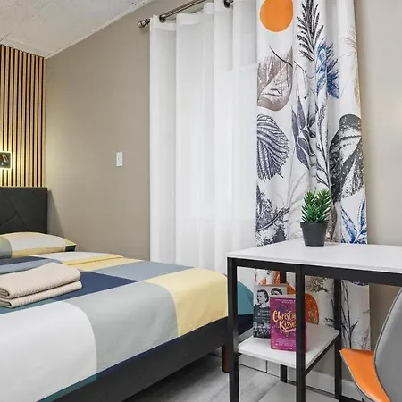 Elegant 3 Bedroom Unit In Lower Manhattan