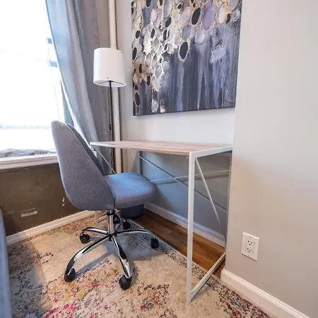 Apartment 2br Near Mount Sinai & Metropolitan Hospitals