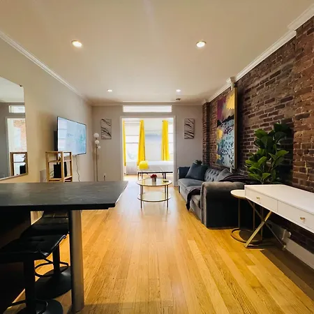 Midtown West By Times Square Apartment *