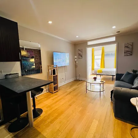 Midtown West By Times Square Apartment