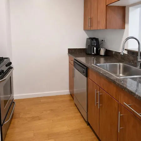 Midtown Manhattan Luxury 1br With Skyline Lifestyle Apartment New York