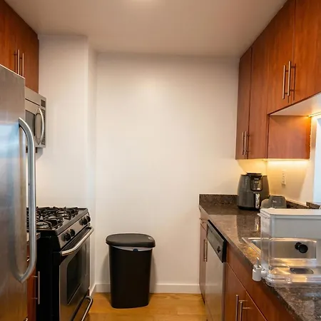 Midtown Manhattan Luxury 1br With Skyline Lifestyle