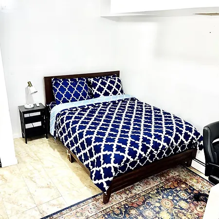 Completely Private 2 Bedroom With Backyard In Lic !!! New York