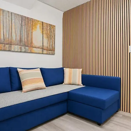 Elegant 3 Bedroom Unit In Lower Manhattan Apartment
