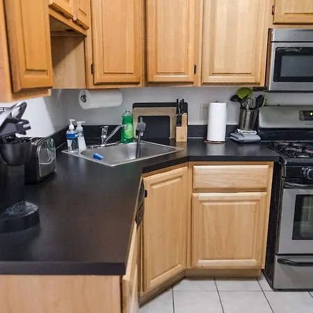 Apartment 2br Near Mount Sinai & Metropolitan Hospitals