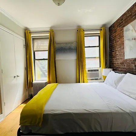Midtown West By Times Square Apartment *