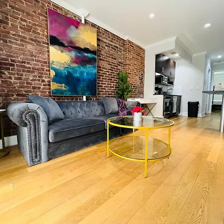 Midtown West By Times Square Apartment *