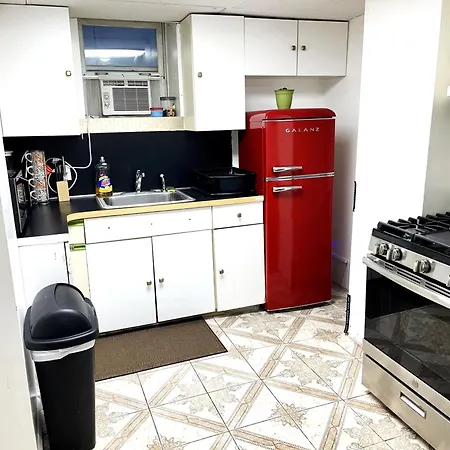 Completely Private 2 Bedroom With Backyard In Lic !!! * New York