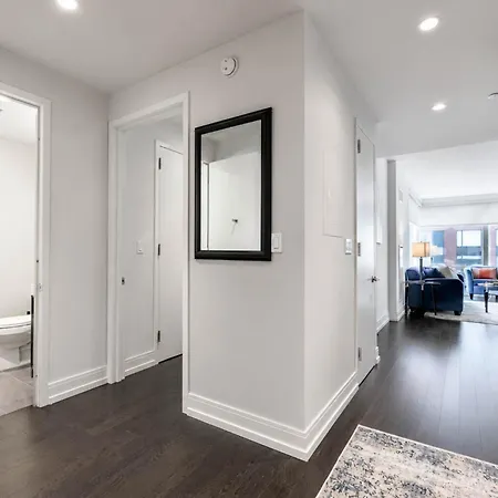 Modern Luxury Apartment *