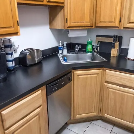 2br Near Mount Sinai & Metropolitan Hospitals Apartment *