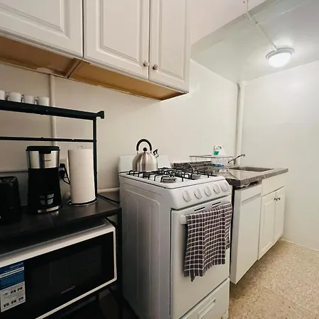 Midtown West By Times Square Apartment