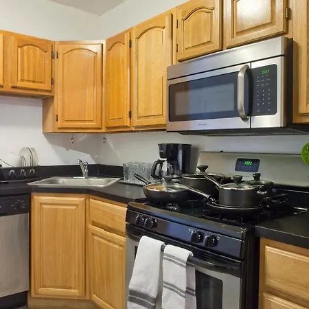 Apartment 2br Near Mount Sinai & Metropolitan Hospitals