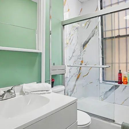 Elegant 3 Bedroom Unit In Lower Manhattan * New York