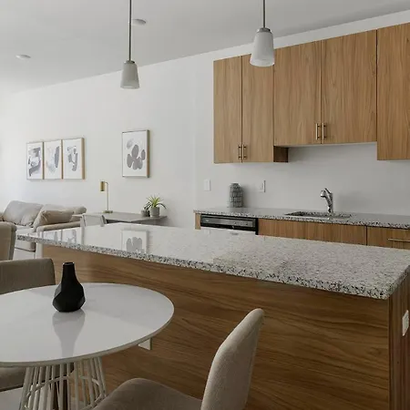 Landing Apartments - The Botanic Apartment *