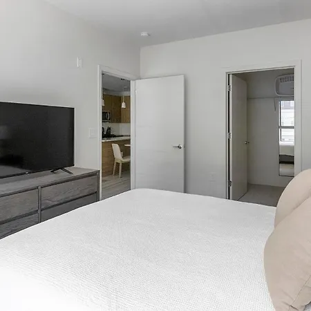 Landing Apartments - The Botanic Apartment