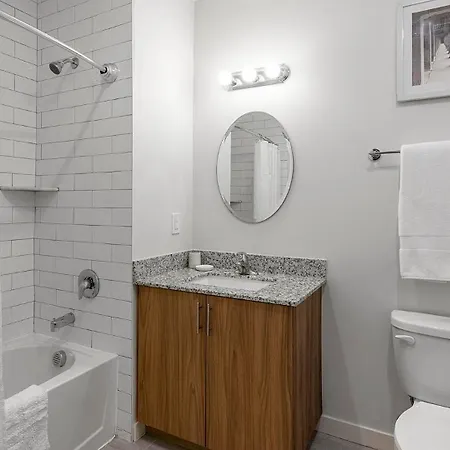 Landing Apartments - The Botanic Apartment *