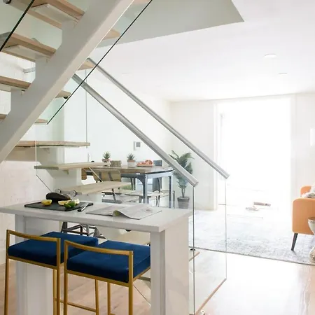 Apartment 244 East New York