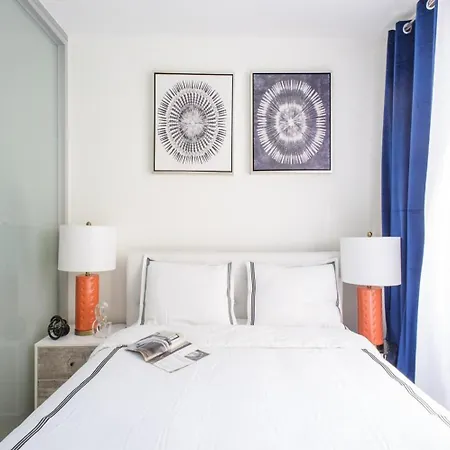 Apartment 244 East New York