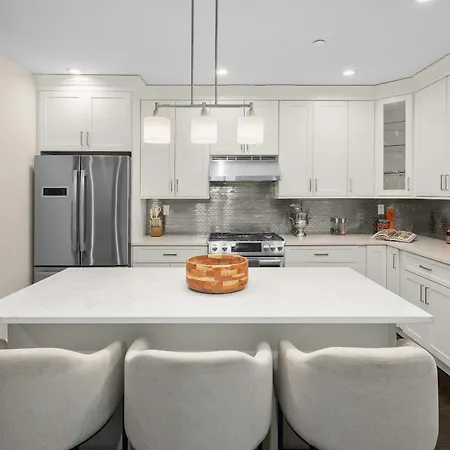 Stylish 3br Designer In Nyc *