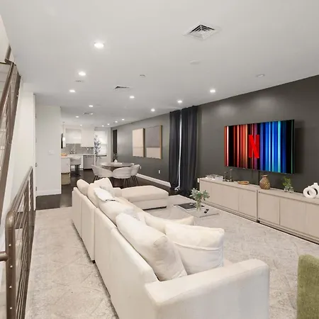 Stylish 3br Designer In Nyc New York