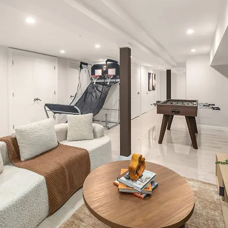 Stylish 3br Designer In Nyc New York