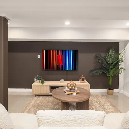Stylish 3br Designer In Nyc Apartment New York