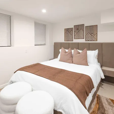 Stylish 3br Designer In Nyc * New York