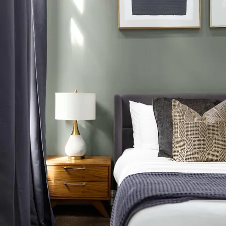 Stylish 3br Designer In Nyc Apartment New York