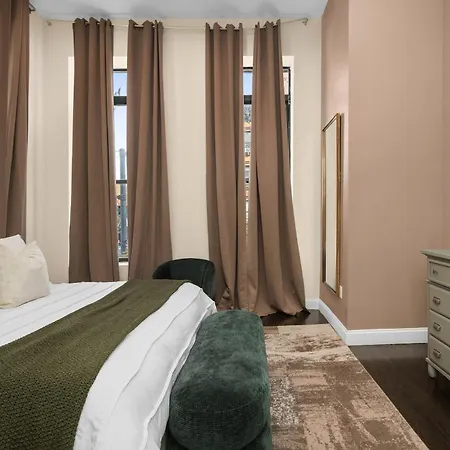 Stylish 3br Designer In Nyc New York