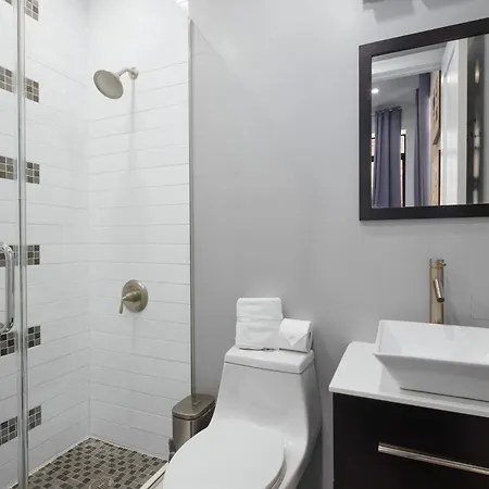 Stylish 3br Designer In Nyc Apartment New York
