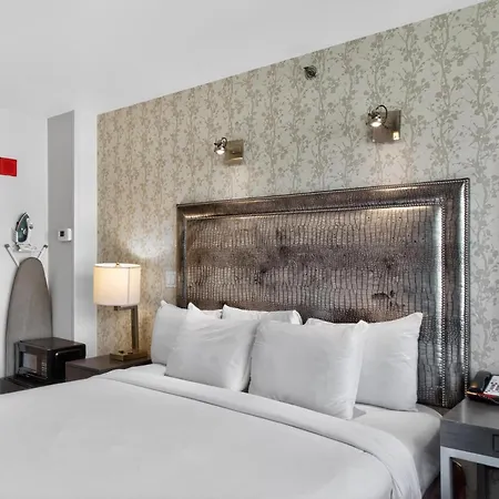 Times Square West Hotel, Bw Signature Collection Hotel 3*