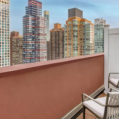 Hilton Garden Manhattan Midtown East 3*
